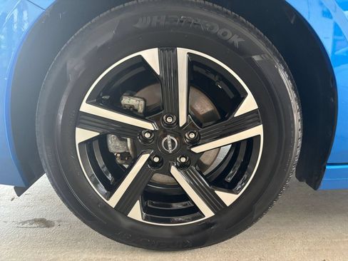 Used 2025 Nissan Sentra SV FWD image 24