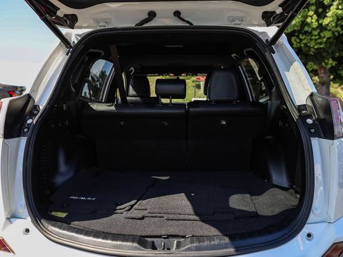Used 2016 Toyota RAV4 SE FWD image 25