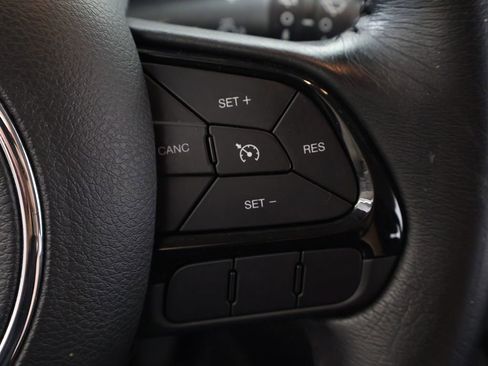 Used 2020 Jeep Renegade Altitude FWD image 33