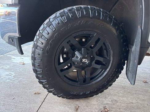 Used 2020 Chevrolet Silverado 2500 LTZ image 44