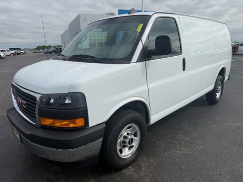 Used 2022 GMC Savana 2500 w/ Driver Convenience Package RWD image 9