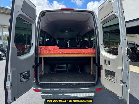 Used 2016 Mercedes-Benz Sprinter 2500 image 17