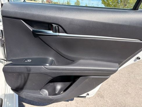 Used 2019 Toyota Camry SE image 31