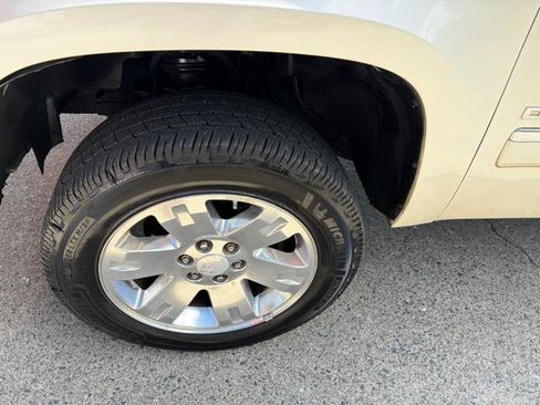 Used 2013 GMC Yukon Denali AWD/4WD image 10