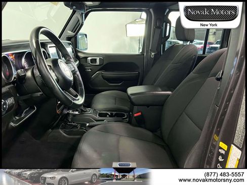 Used 2022 Jeep Wrangler Unlimited Sport AWD/4WD image 16