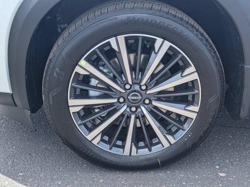 New 2026 Nissan Pathfinder Platinum AWD/4WD image 10