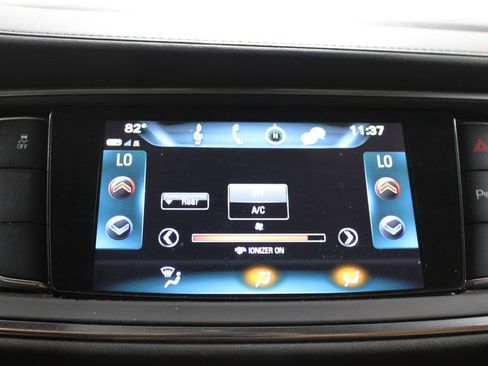 Used 2019 Buick Enclave Essence w/ LPO, Luxury Package image 49