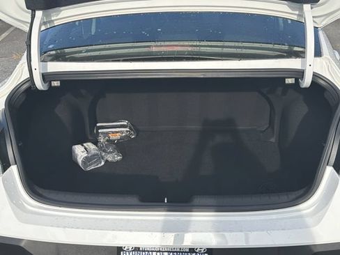 Certified 2026 Hyundai Elantra Hybrid FWD image 18
