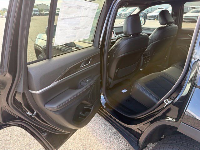 New 2026 Jeep Grand Cherokee Altitude AWD/4WD image 10