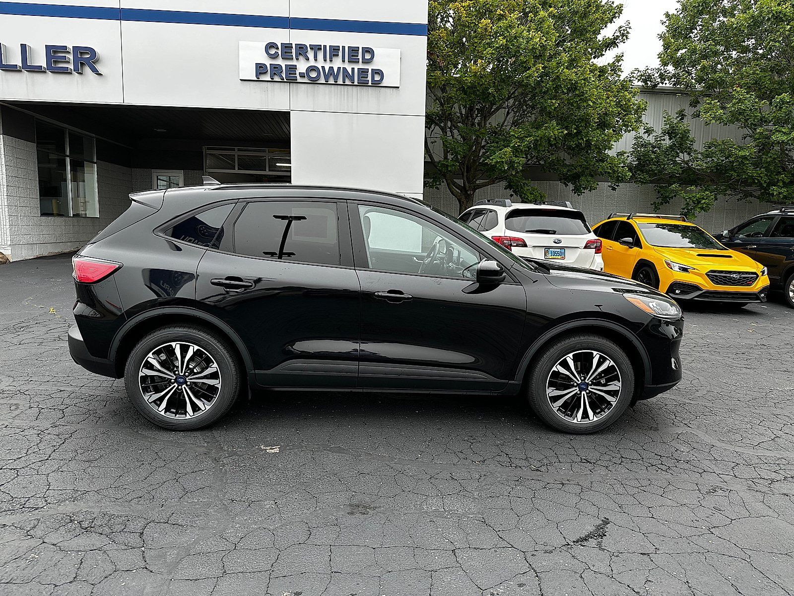 Used 2022 Ford Escape SEL w/ SEL Stealth AWD Package image 2