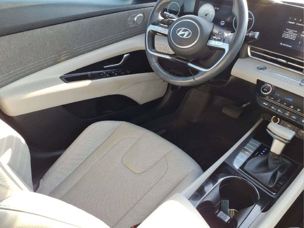 Used 2023 Hyundai Elantra Limited FWD image 10