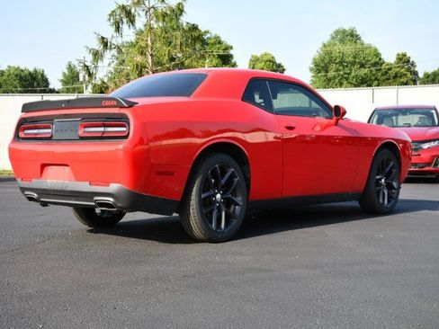 Used 2019 Dodge Challenger SXT w/ Blacktop Package RWD image 7