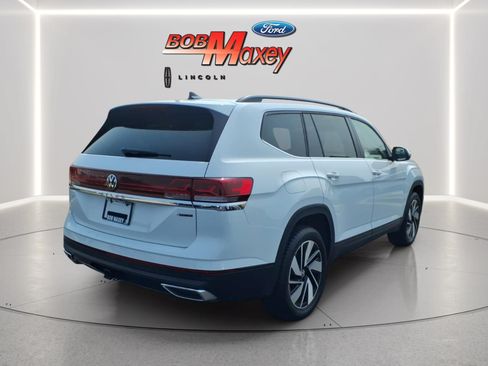 Used 2024 Volkswagen Atlas SE AWD/4WD image 4