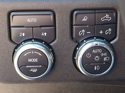 Used 2025 GMC Sierra 1500 SLT AWD/4WD image 23