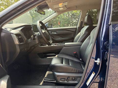Used 2026 Nissan Rogue SL FWD image 30