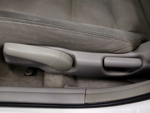 Used 2013 Honda Insight LX image 24