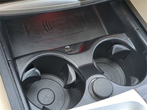 Used 2023 BMW 530e xDrive image 28