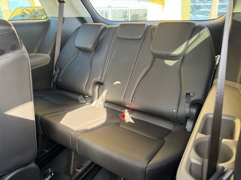 New 2026 Kia Carnival FWD image 8