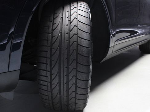 Used 2023 Porsche Cayenne Platinum Edition image 19