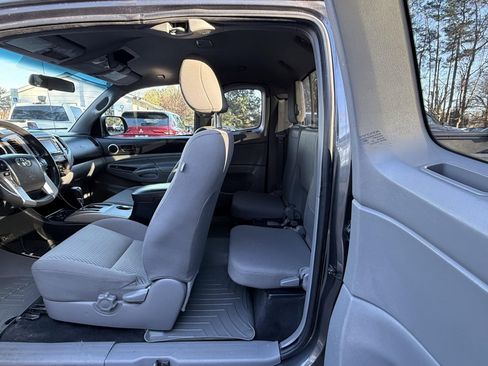 Used 2015 Toyota Tacoma 4x4 Access Cab image 25