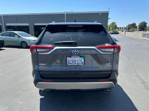 Used 2022 Toyota RAV4 XSE AWD/4WD image 6