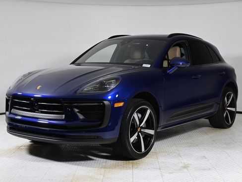 Certified 2024 Porsche Macan image 1