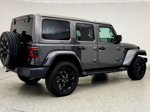 Used 2025 Jeep Wrangler Unlimited Sahara image 5