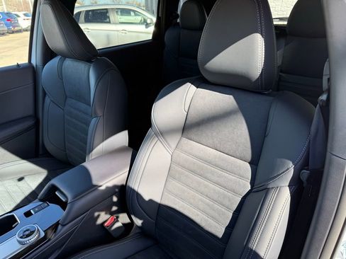 New 2026 Mitsubishi Outlander SE image 19