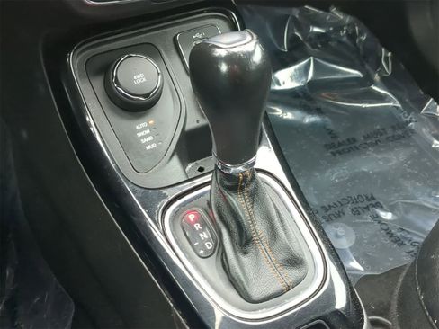 Certified 2021 Jeep Compass Limited image 37