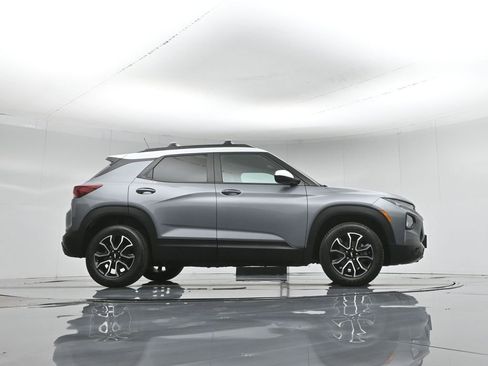 Used 2021 Chevrolet TrailBlazer ACTIV w/ Technology Package AWD/4WD image 55