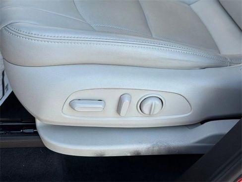 Used 2023 Buick Enclave Essence w/ Sport Touring Edition image 19