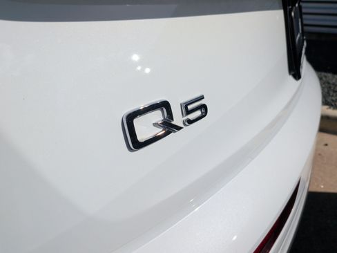 Certified 2024 Audi Q5 e Premium Plus w/ Premium Plus Package AWD/4WD image 38