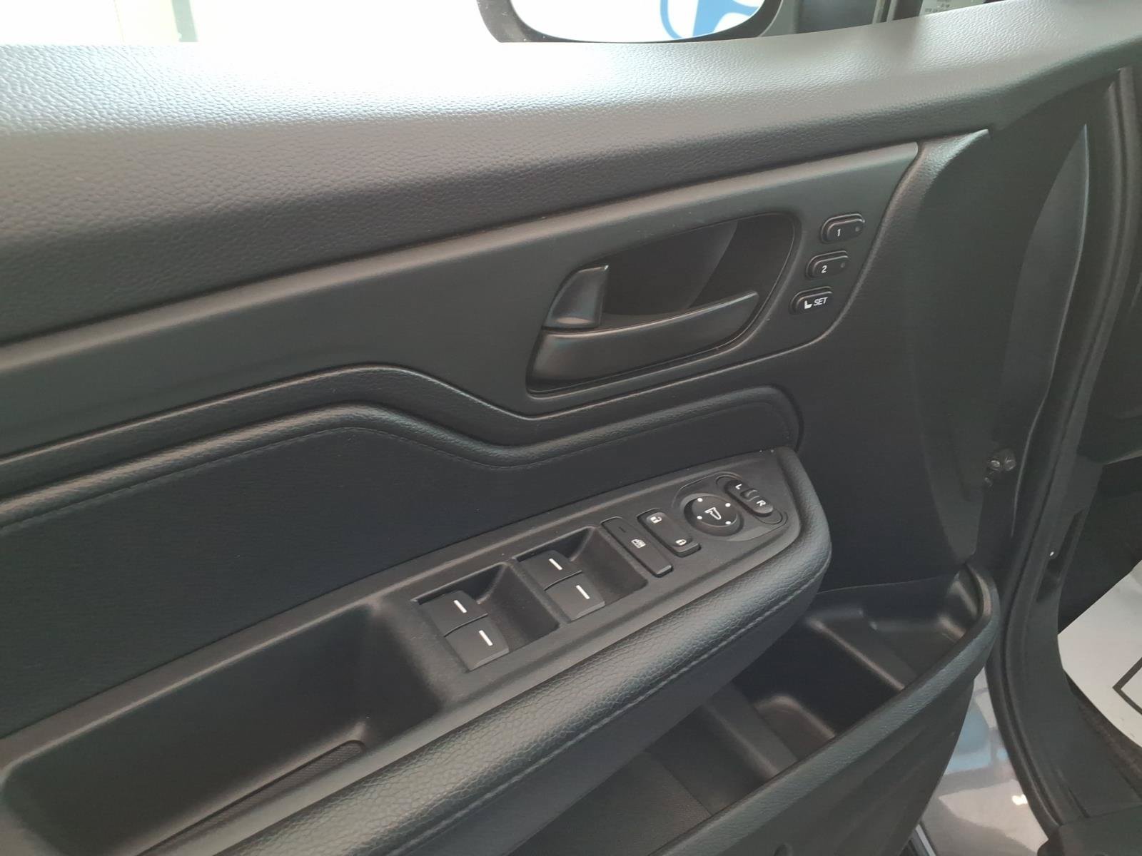 Certified 2025 Honda Odyssey EX-L image 13
