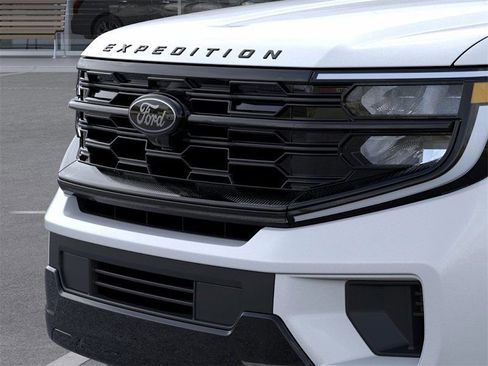 New 2025 Ford Expedition Max Platinum w/ Stealth Performance Package image 17