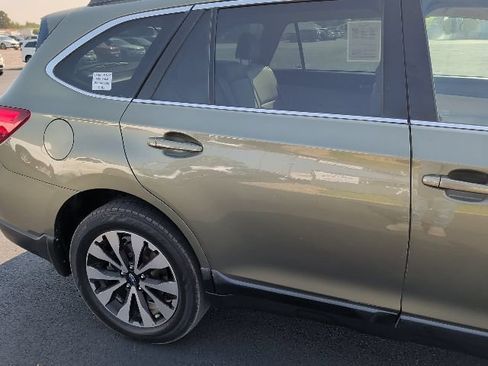 Used 2017 Subaru Outback 2.5i Limited AWD/4WD image 18