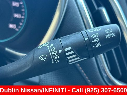 Used 2023 Chevrolet Equinox Premier AWD/4WD image 40