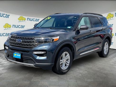 Used 2024 Ford Explorer XLT w/ Equipment Group 202A AWD/4WD image 3