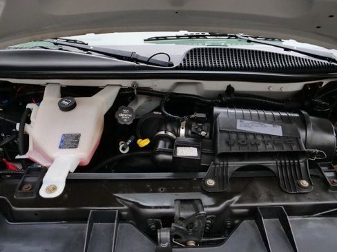 Used 2017 GMC Savana 2500 image 31