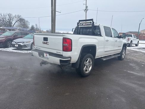 Used 2015 GMC Sierra 2500 Denali image 3