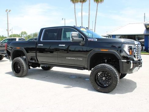 Used 2025 GMC Sierra 2500 Denali w/ Denali Reserve Package AWD/4WD image 15