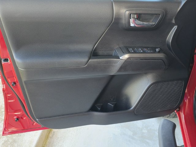 Used 2021 Toyota Tacoma TRD Off-Road w/ Technology Package RWD image 30