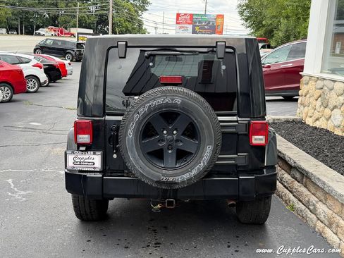 Used 2007 Jeep Wrangler Unlimited X w/ Dual Top Group RWD image 9