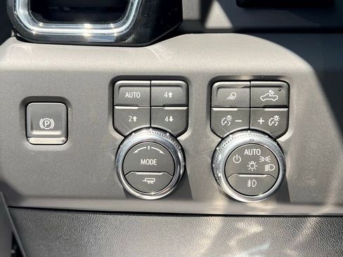 New 2026 GMC Sierra 2500 Denali Ultimate image 18