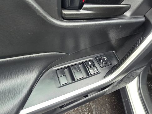 Used 2023 Toyota RAV4 LE AWD/4WD image 17