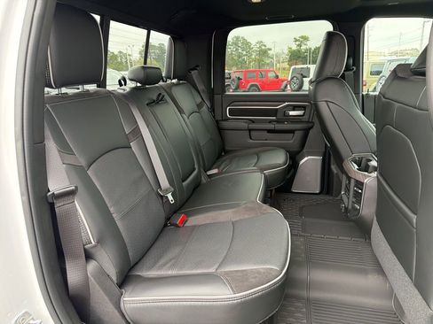 New 2026 RAM 3500 Laramie AWD/4WD image 17