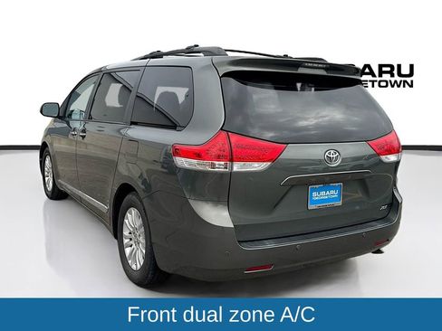 Used 2014 Toyota Sienna XLE image 5