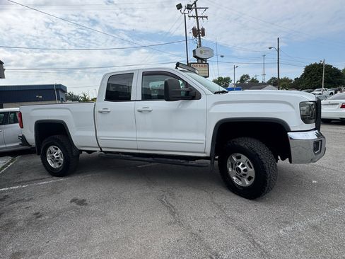 Used 2015 GMC Sierra 2500 SLE w/ SLE Preferred Package image 7
