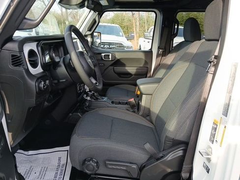 New 2026 Jeep Gladiator Sport image 13