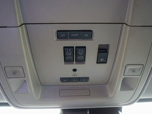 Used 2018 GMC Sierra 3500 Denali w/ Duramax Plus Package image 30