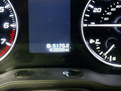 Used 2024 Subaru Crosstrek 2.0i Premium image 8